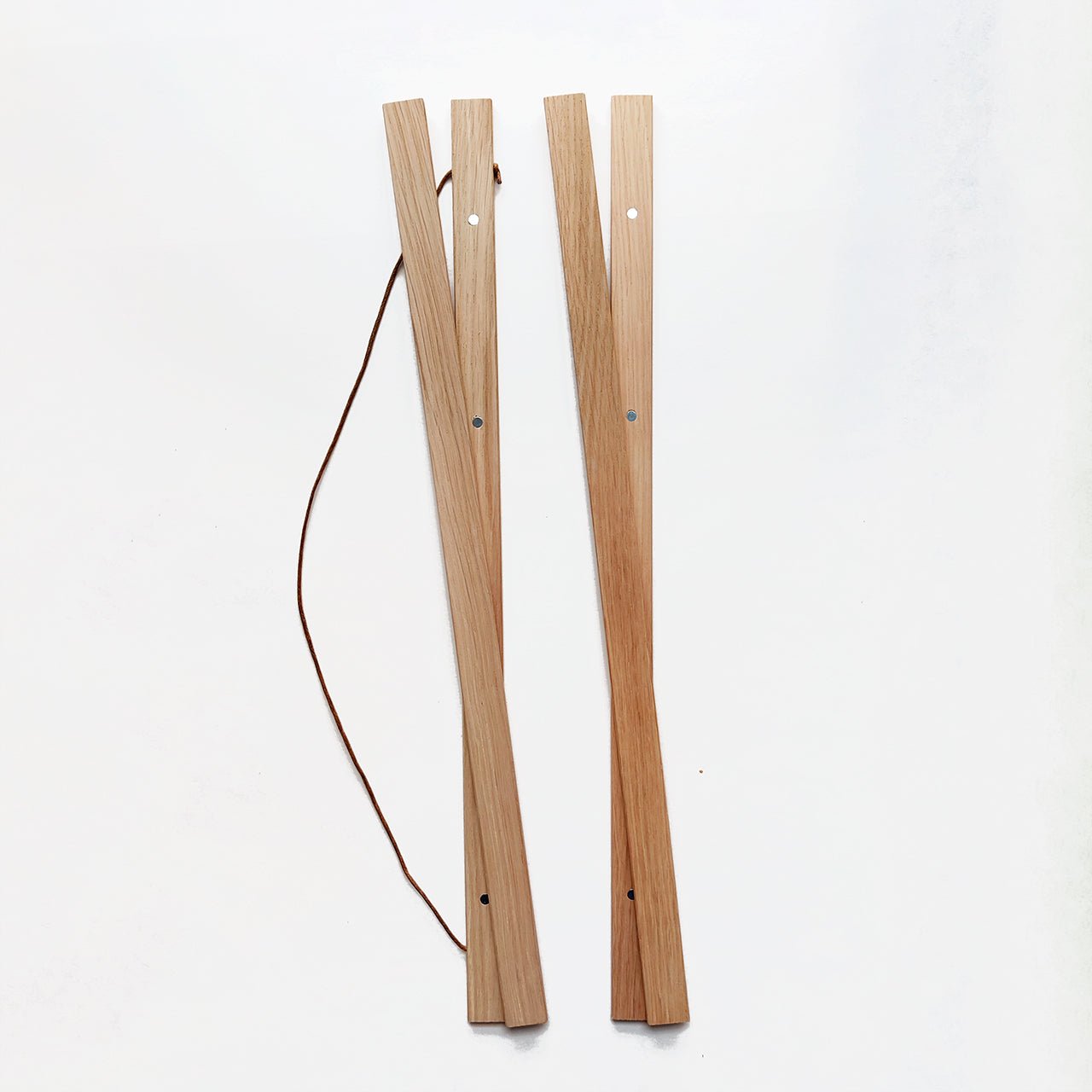 Oakwood magnetic poster hanger - Japonica Graphic